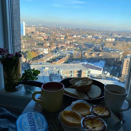 Cozy Flat With Stunning Views Lägenhet London Exteriör bild
