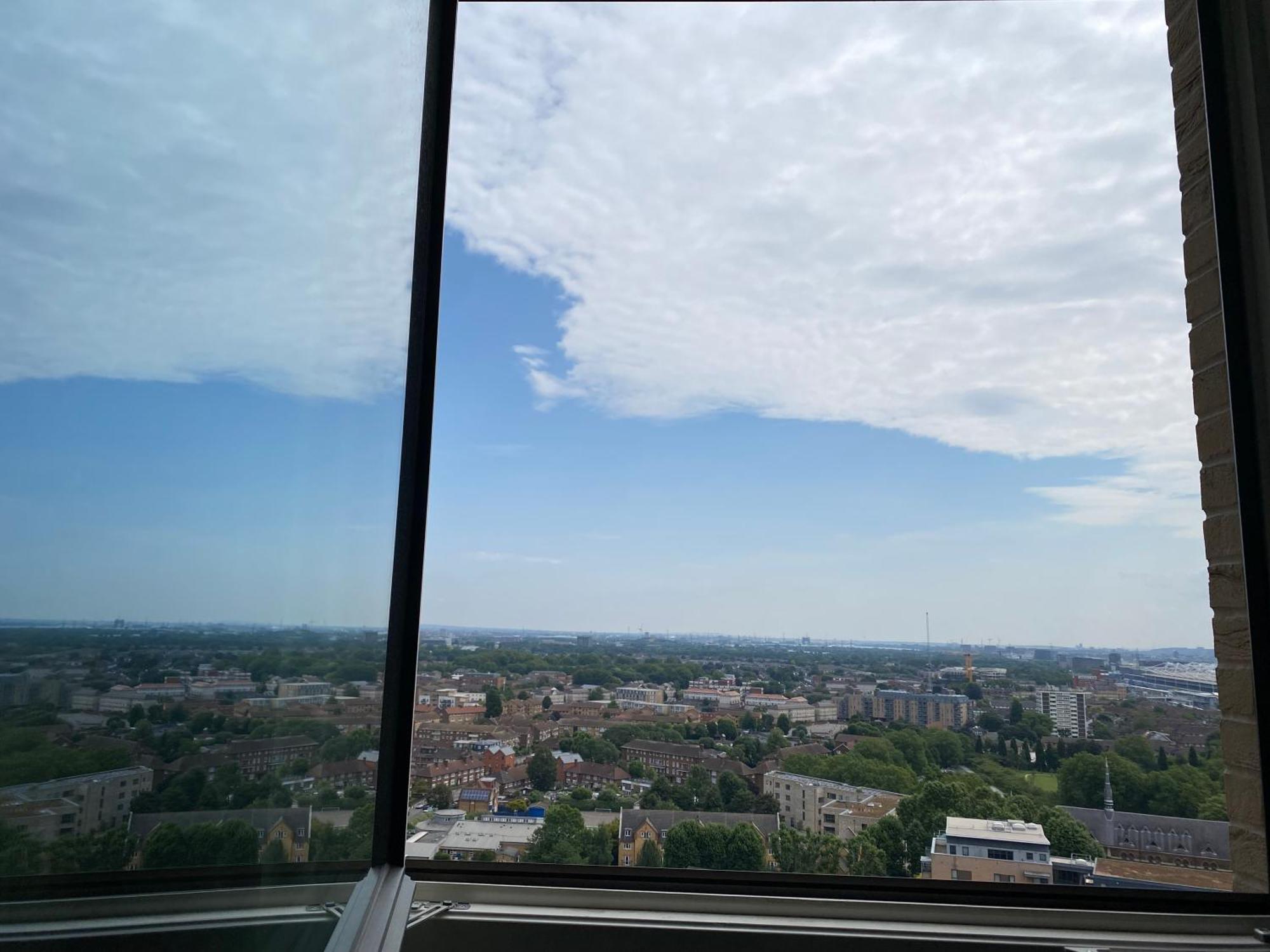 Cozy Flat With Stunning Views Lägenhet London Exteriör bild